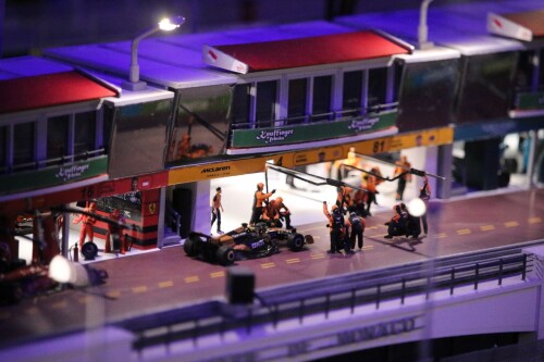 y_Monaco_Miniaturwunderland_im_modell_H0_Formel_1_1zu87_2024_S-Boxengasse_b-2.jpg