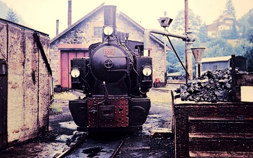 Mallet_105_Todtnau_Lokschuppen_1967-3g.jpg