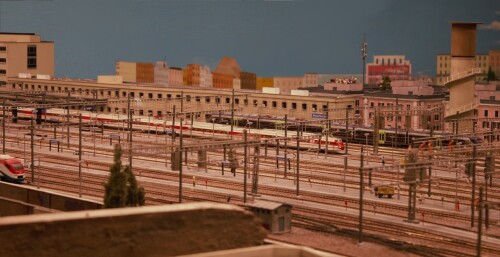 Rom_Termini_Kopfbahnhof_Endbahnhof_Miniaturwunderland_1zu87_Scale_H0_Bahnsteige_a-5.jpg