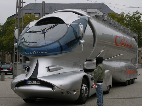 Colani_LKW_Karlsruhe_Bahnhof_2007_Tanklaster-1.jpg