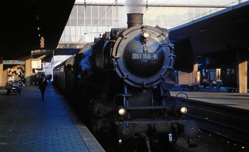 BR_051_156_Bahnhof_Heidelbrg_1967.jpg