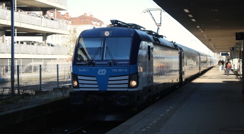 BR 193 VevtroN CD Rail Jet Altona Bahnhof Hamburg Kopfbahnhof Feb 2025