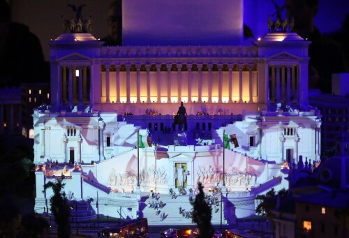 Vittoriano_Schreibmaschine_Sehenswurdikeit_Rom_Miniaturwunderland_Hamburg_H0_Modell-9.jpg