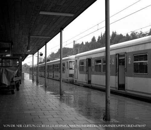 Tutzing S Bahn station geo.hlipp.de 3707
