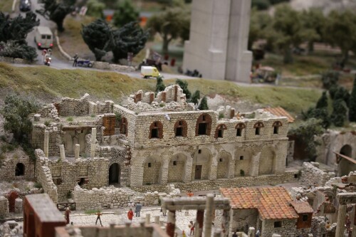 Miniaturwunderland_Miwula_Vesuv_Pompeji_Darof_Stadt_im_Modell-8.jpg
