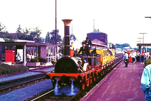 Adler_erster_Zug_Deutschlands_Nurnberg_HauptbBahnhof_1985-aa.jpg