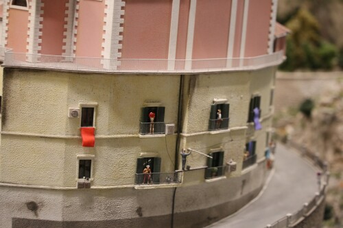 Miniaturwunderland_Modell_Gauge_1_87_H0_Talien_Amalfi_Kuste_Balkone-20.jpg