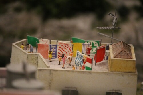 Miniaturwunderland_Modell_Gauge_1_87_H0_Talien_Amalfi_Kuste_Balkone-24.jpg