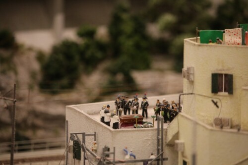 Miniaturwunderland_Modell_Gauge_1_87_H0_Talien_Amalfi_Kuste_Balkone-25.jpg