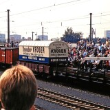 BLE_146_Nurnberg_Dutzendteich_Bahnhof_1985_Schienenbus_Guterzug