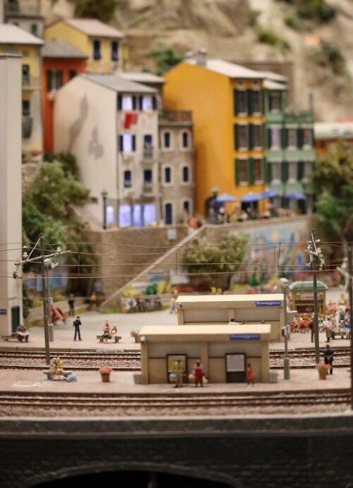Miniaturwunderland_Modell_Gauge_1_87_H0_Talien_Amalfi_Kuste_Bahnhof-5.jpg