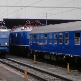 E_18_08_E_18_03_Passau_Bahnhof_a_1987_UIC_F-Zug_Halbspeisewagen_historischer_Zug_DRG_DB_Lackierung