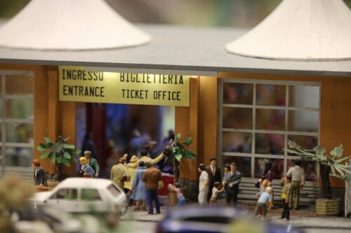 Miniaturwunderland_Modell_Gauge_1_87_H0_Italia_ItalienKuste_Mare_Meer_Strand_Hotelklotz_b-2.jpg
