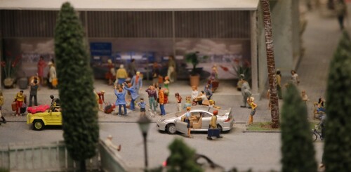Miniaturwunderland_Modell_Gauge_1_87_H0_Italia_ItalienKuste_Mare_Meer_Strand_Hotelklotz_d-2.jpg