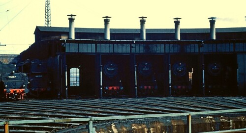 BR_065_Darmstadt_Lokschuppen_Drehscheibe_BW_1969.jpg