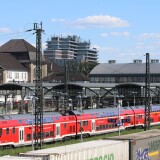 BR_445_Bombardier_Twindexx_Vario_Darmstadt_Hauptbahnhof_Jugendstil_2025_Mai_Hbf_Jugendstil_Bahnhofshalle