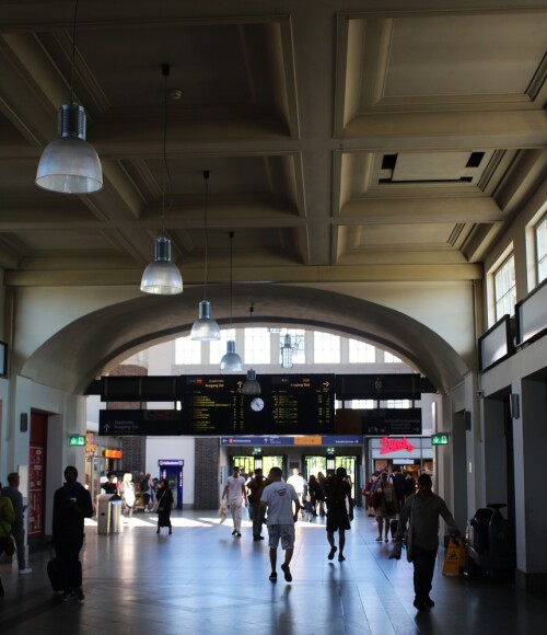 Darmstadt_Hauptbahnhof_Bahnhofshalle_Jugendstil_2025_Mai_Hbf-9.jpg