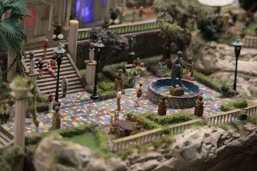 Miniaturwunderland_Miwula_Hamburg_Italien_Villa_Party_Kuste-2.jpg