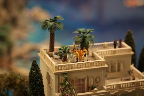 Miniaturwunderland_Miwula_Hamburg_Italien_Villa_Party_Kuste-3.jpg