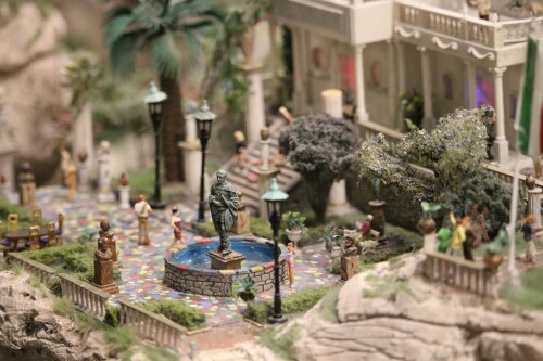 Miniaturwunderland_Miwula_Hamburg_Italien_Villa_Party_Kuste-6.jpg