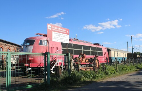 Eisenbahn_Museum_Darmstadt_Kranichstein-6_BR_103_101_orientrot.jpg