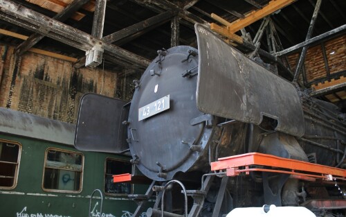 D_BR_43_121_Tuttlingen_Dampflok_BW_Verein_Drehscheibe_Museum_Ausstellung_Lost_place-3.jpg