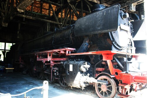 e_BR_39_Tuttlingen_Dampflok_BW_Verein_Drehscheibe_Museum_Ausstellung_Lost_place-2.jpg