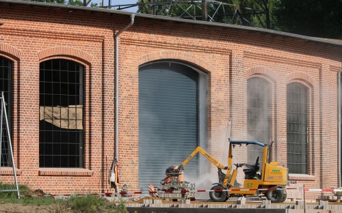 Lokschuppen_Willke_Gleisbau_Ludwigslust_Bahnhof_Juni_2025-5.jpg