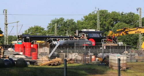 Vossloh_92-80-4185-143-9-D-WWL_BR_280_Willke_Gleisbau_Ludwigslust_Bahnhof_Juni_2025-1.jpg