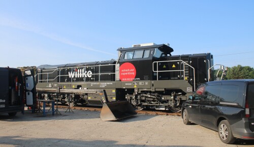 Vossloh_92-80-4185-143-9-D-WWL_BR_280_Willke_Gleisbau_Ludwigslust_Bahnhof_Juni_2025-3.jpg
