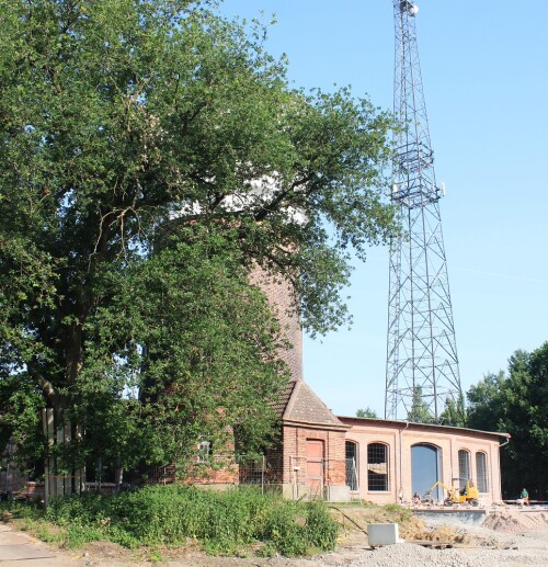Wasserturm_Willke_Gleisbau_Ludwigslust_Bahnhof_Juni_2025-2g.jpg