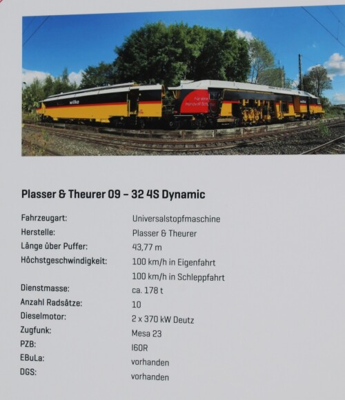 c_Gleisstopfmaschine_Plasser_u_Theurer_09-32_4S_Dynamoc_Willke_Gleisbau_Ludwigslust_2025_Juni_26_Eroffnung_Lokschuppen-0.jpg