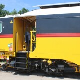 c_Gleisstopfmaschine_Plasser_u_Theurer_09-32_4S_Dynamoc_Willke_Gleisbau_Ludwigslust_2025_Juni_26_Eroffnung_Lokschuppen-6
