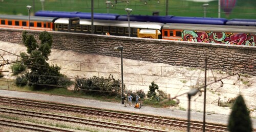 Miniaturwonderland_Italy_train_station_Miniaturwunderland_MiWula_Masstab_H0_plattform_Bahnsteig-3.jpg