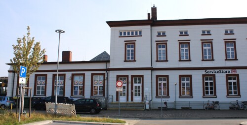 Ludwigslust Bahnhof Empfngsgebäude Juni 2025 b (2)