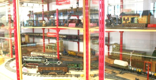 Spur_1_alte_Modelle_historisch_altes_Spielzeug_Museum_Schramberg-1.jpg