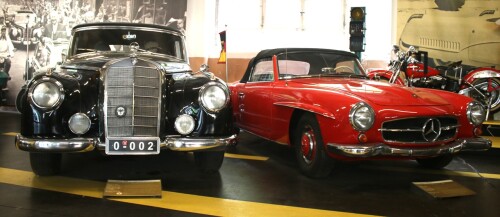 Mercedes Benz 300 Adenauer Staatsfahne schwarz Mercedes 190 SL Rosemarie Nitribit Automuseum Schramb