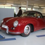 Porsche_356_vor_A_Cabrio_rot_Automuseum_Schramberg_2025_Mai-1
