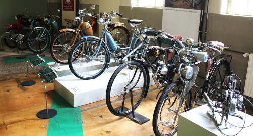 Mopeds Velo motorisierte Fahrräder 50er Jahre Automuseum Schramberg 2025 Mai (2)