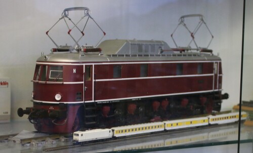 BR 119 E 19 DB weinrot DB Epoche 3a Spur 2 Museum Schramberg (1)