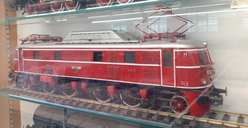 BR 119 E 19 DRG rot DB Epoche 3a Spur 2 Museum Schramberg