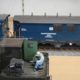 BR_323_Bauzug_Kranhilfszug_ozenablau_Spur_2_Museum_Schramberg-4