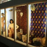 ed_Tapete_Inennausstattung_Wohnzimmer_50er_Jahre_Mode_Nachkriegsdeutschland_Wiederaufbau_Wirtschaftswunder_Schramberg_Museum_Automuseum_2025_mai-1