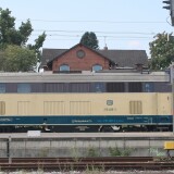 BR_218_489_RP_ozenblau_beige_Ludwigslust_Bahnhof_Gleisbauarbeiten_2025_August-1