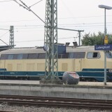 BR_218_489_RP_ozenblau_beige_Ludwigslust_Bahnhof_Gleisbauarbeiten_2025_August-2---Kopie
