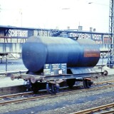 Bingen_am-Rhein_Bahnhof_1966_Kesselwagen_LKW_Pritsche_Anhanger
