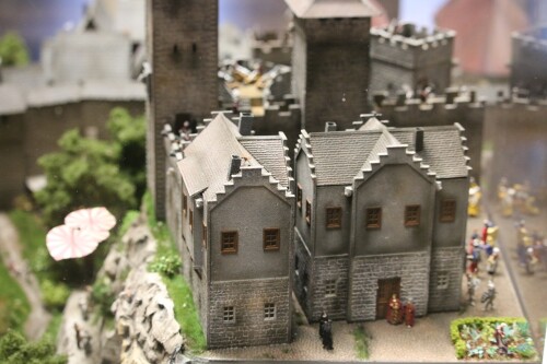 ca_Burg_Turm_Mauer_Ritterspiele_spates_Mittelalter_fruhe_Neuzeit_deutsche_Geschichte_Miniaturwunderland-3.jpg