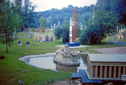 Saarbücken 1969 deutsch französischer Park Weltraumrakete Fernsehturm Burgen