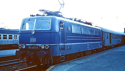 BR 184 003 D Zug Saarbrücken Bahnhof Umbauwagen Winter Hauptbahnhof Schwerdfeger Kreisarchiv Stormar