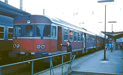 BR 624 VT 24 rot Saarbrücken Bahnhof Hauptbahnhof Schwerdfeger Kreisarchiv Stormarn 1970